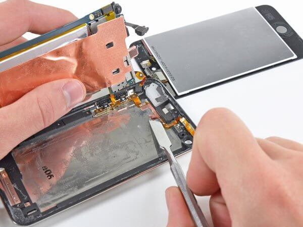 Reasons To Choose A Phone Repair Over Buying